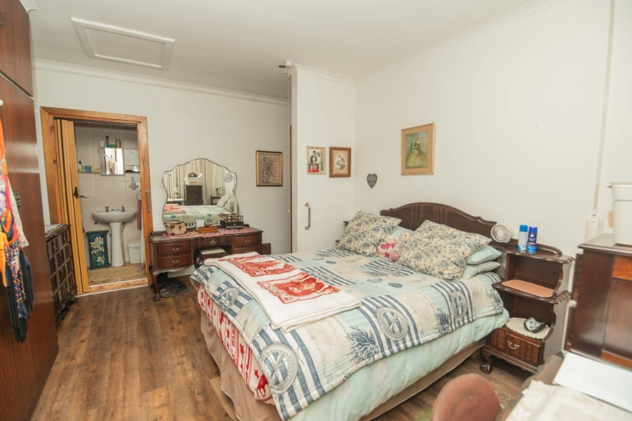 6 Bedroom Property for Sale in Bluewater Bay Eastern Cape